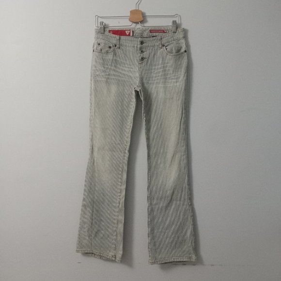 Vintage GUESS Low Rise Flared Jeans - Picture 2 of 13